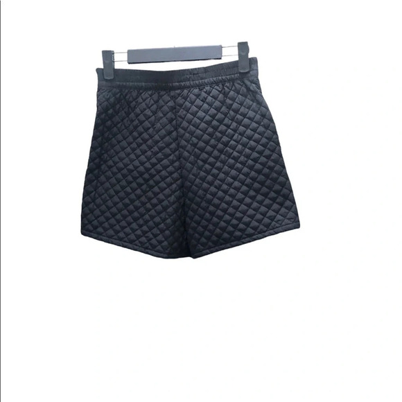 NWOT ZARA HIGH WAISTED BLACK QUILTED OVERLAY SHORTS - Picture 3 of 6